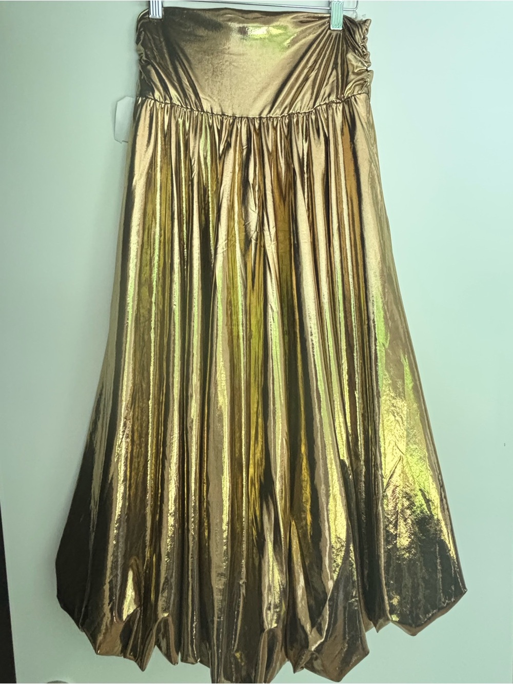 AKIRA Metallic Gold midi bubble skirt skirt small NWT